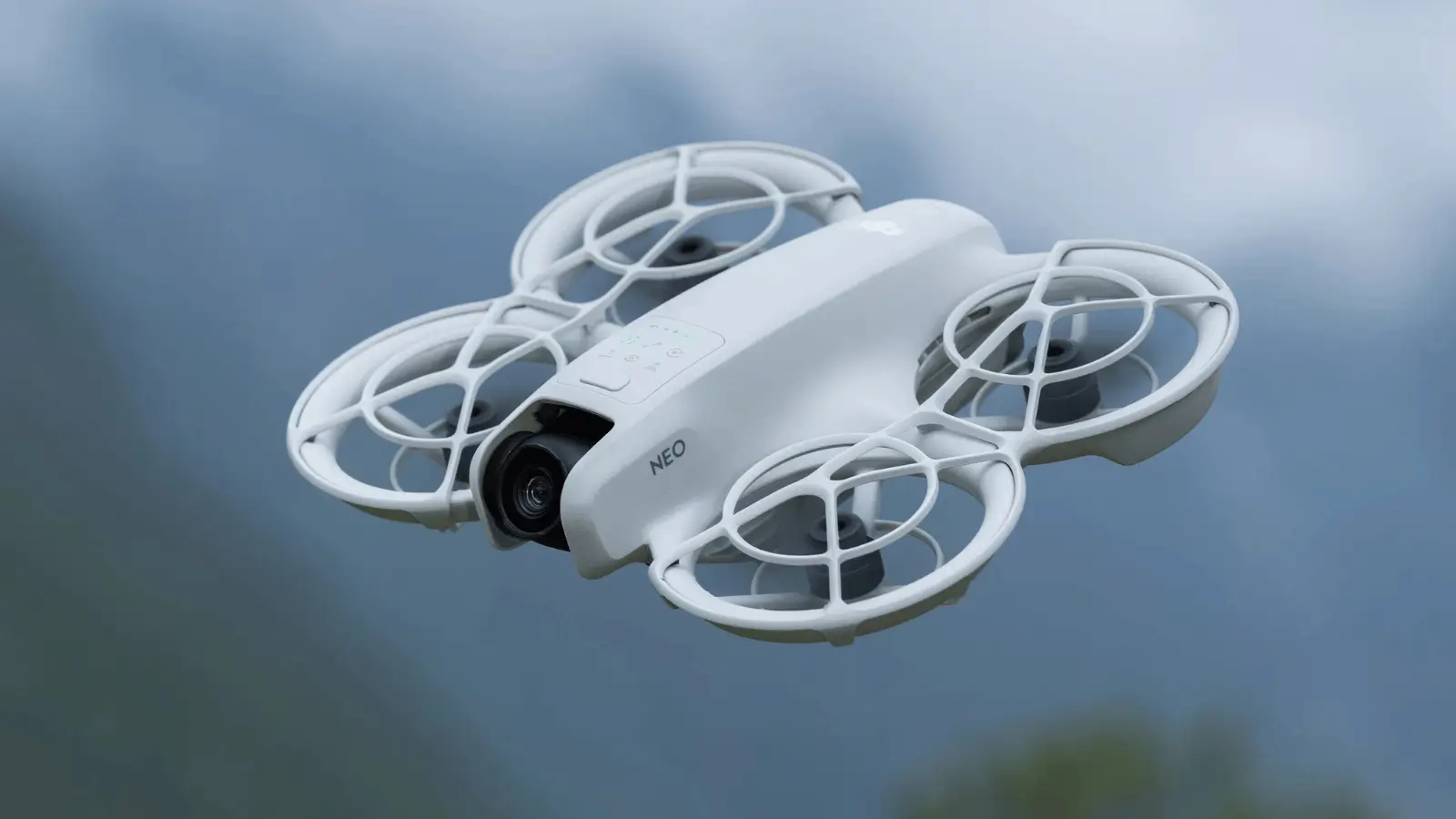 close-up dji neo decolando